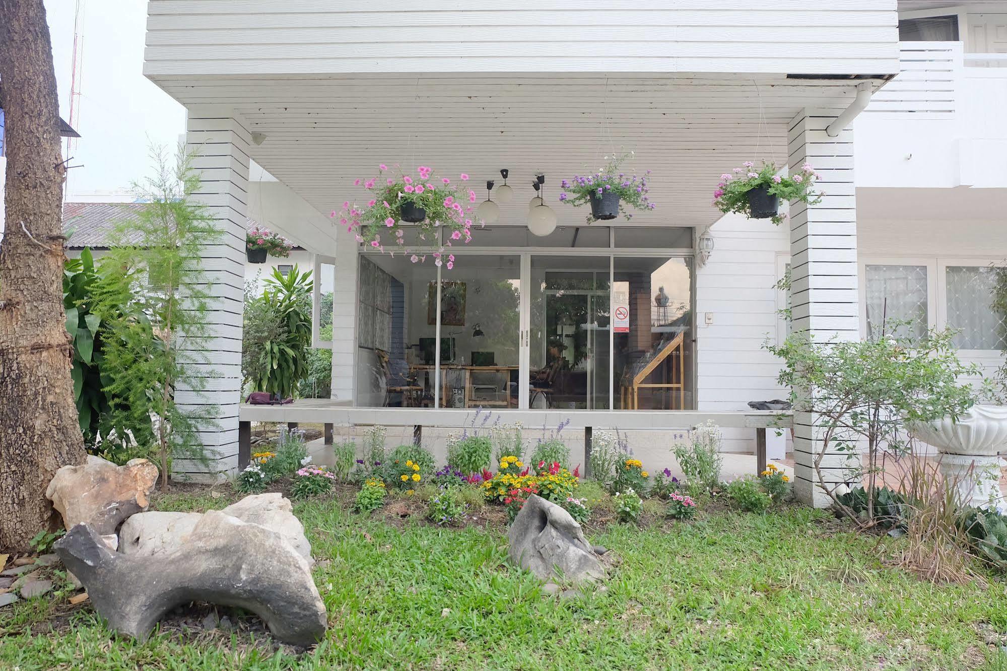Udee Cozy Bed & Breakfast Chiang Mai Exterior photo