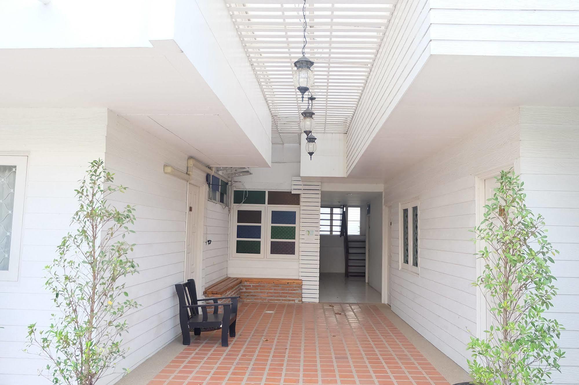 Udee Cozy Bed & Breakfast Chiang Mai Exterior photo