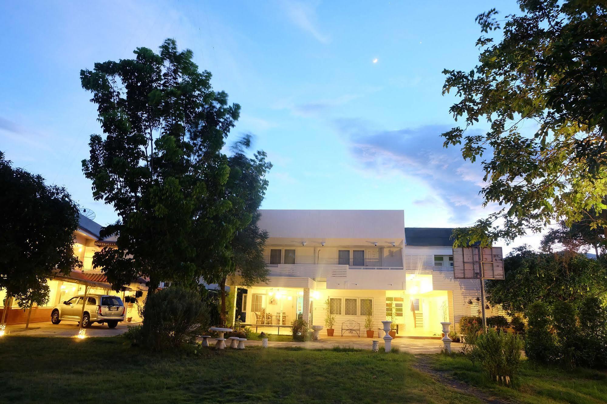 Udee Cozy Bed & Breakfast Chiang Mai Exterior photo